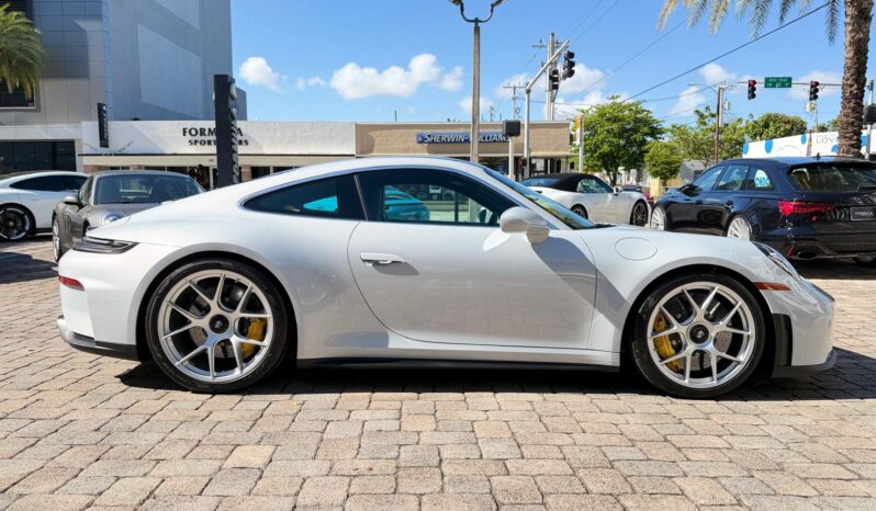 2026 Porsche 911 GT3 w/Touring Package full