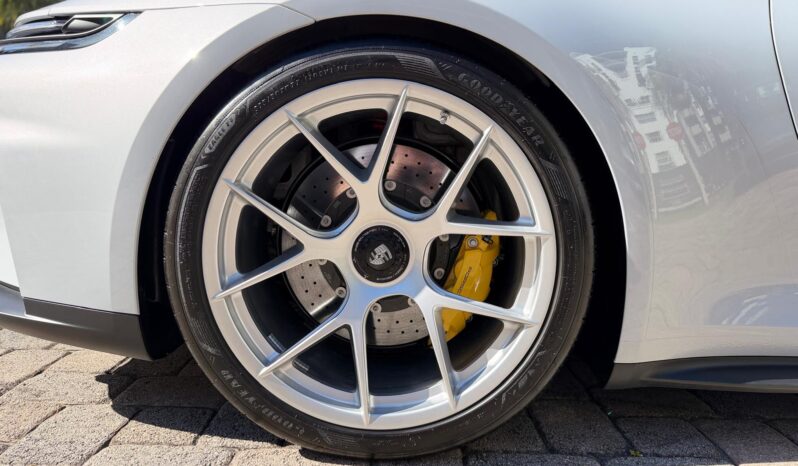 2026 Porsche 911 GT3 w/Touring Package full