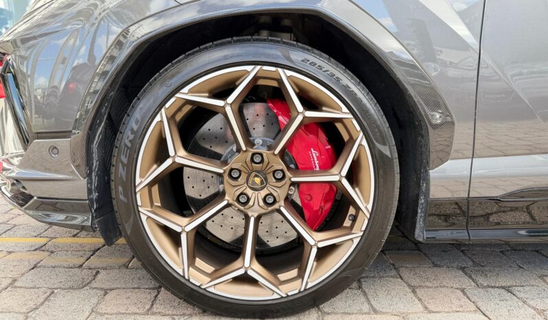 2024 Lamborghini Urus Performante full