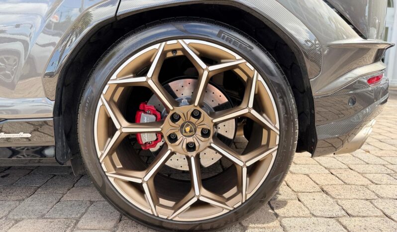 2024 Lamborghini Urus Performante full