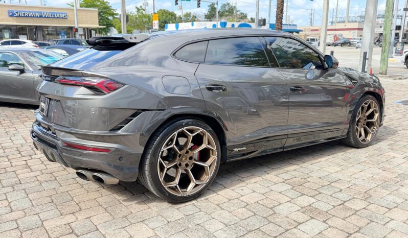 2024 Lamborghini Urus Performante full