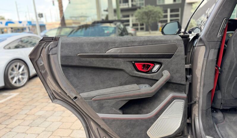 2024 Lamborghini Urus Performante full