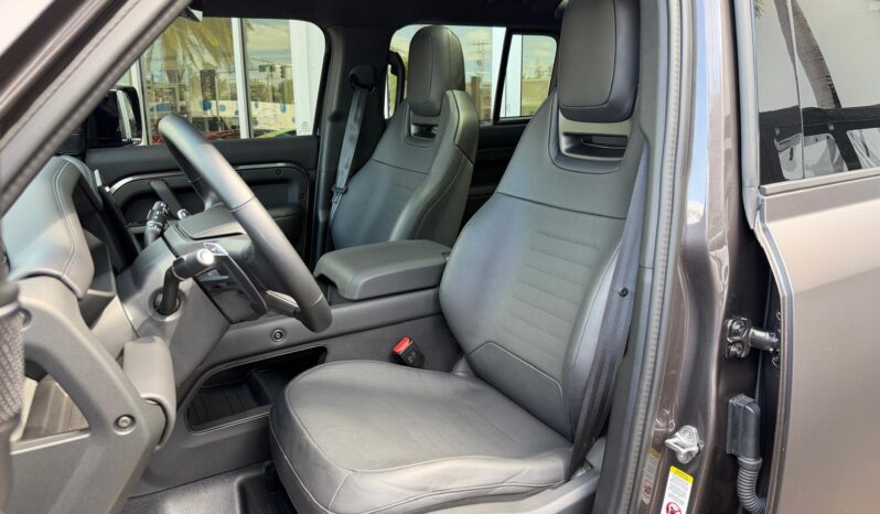 2025 Land Rover Defender 110 P635 OCTA full