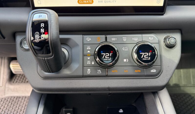 2025 Land Rover Defender 110 P635 OCTA full