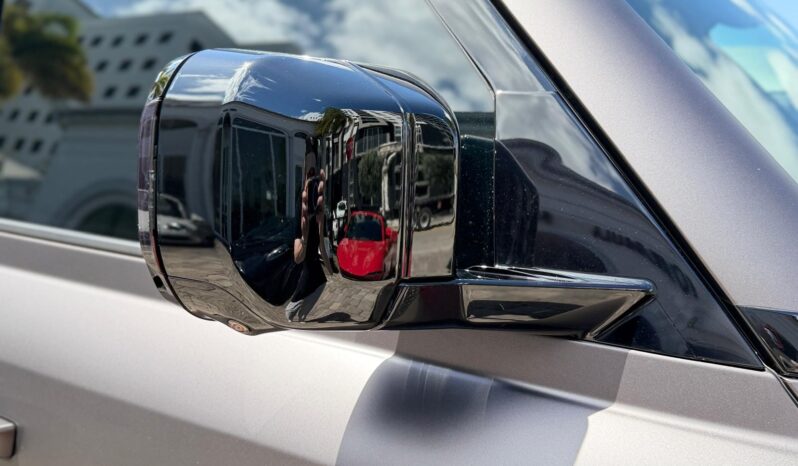 2025 Land Rover Defender 110 P635 OCTA full