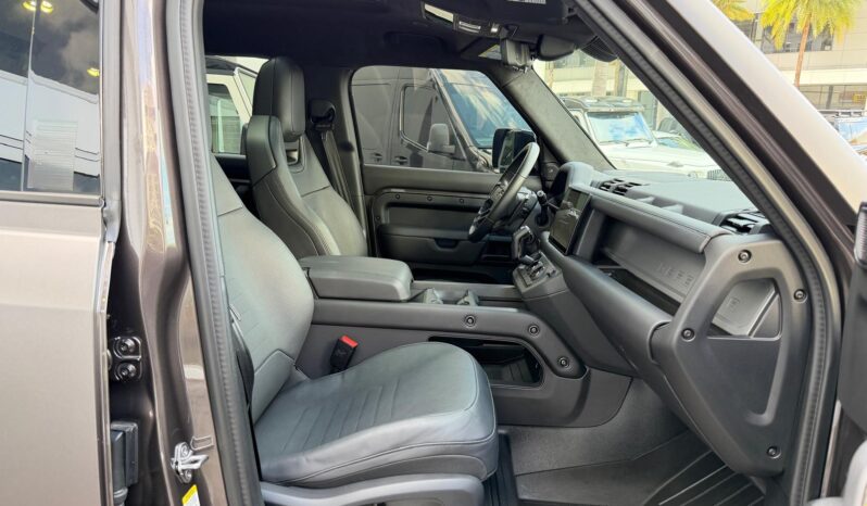 2025 Land Rover Defender 110 P635 OCTA full