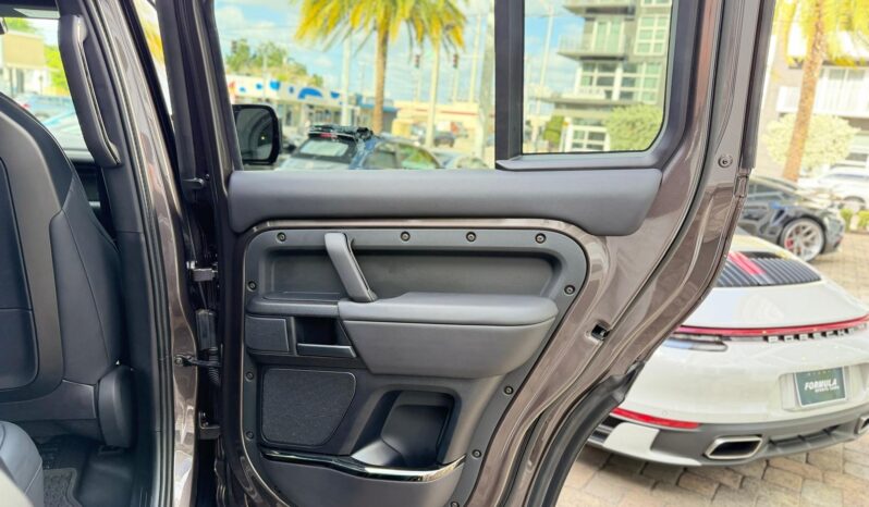 2025 Land Rover Defender 110 P635 OCTA full