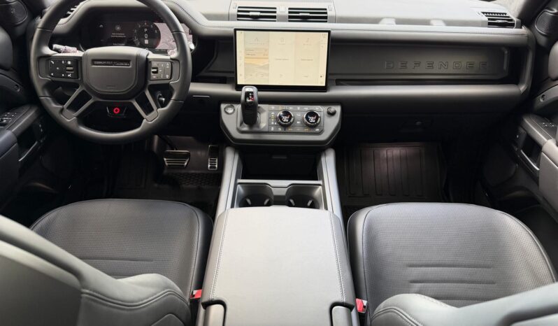 2025 Land Rover Defender 110 P635 OCTA full