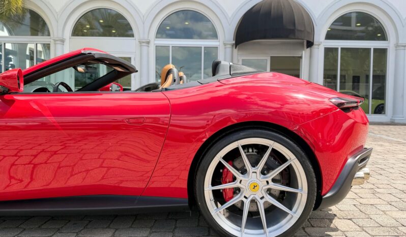 2025 Ferrari Roma Spider full
