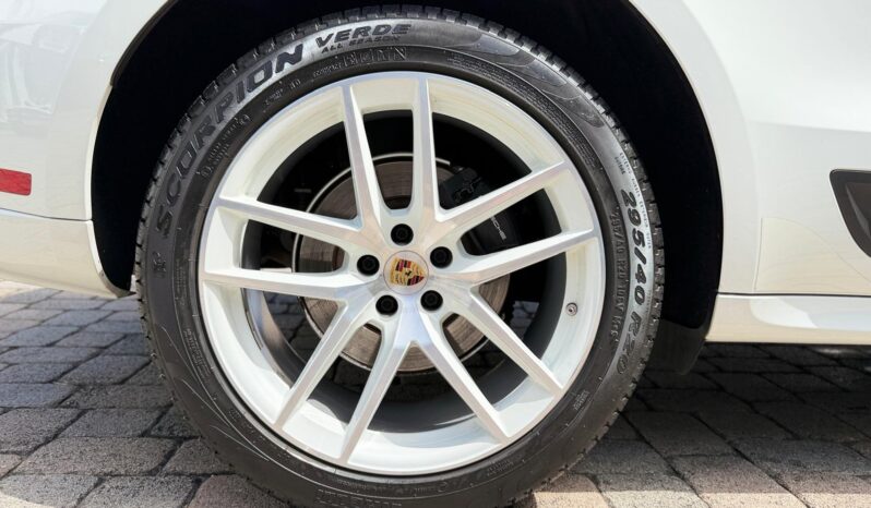 2022 Porsche Macan full