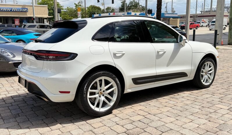 2022 Porsche Macan full