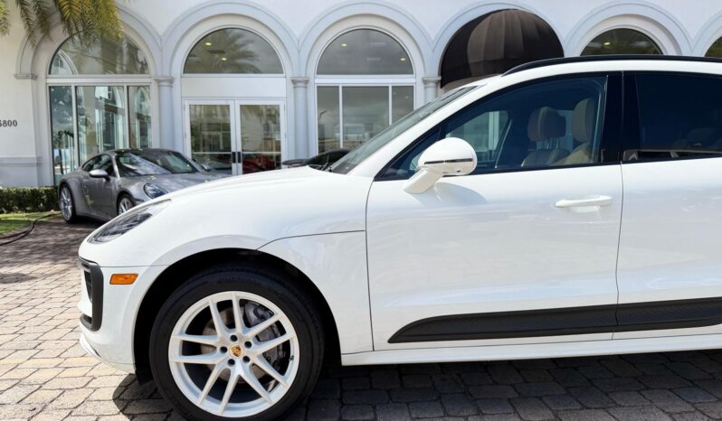 2022 Porsche Macan full