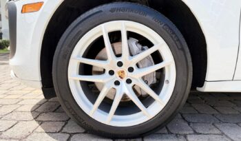 2022 Porsche Macan full