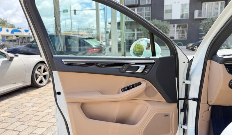 2022 Porsche Macan full