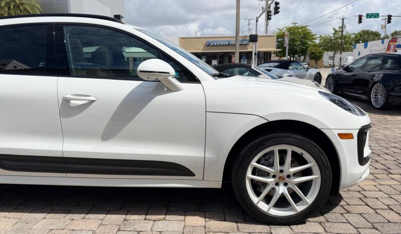 2022 Porsche Macan full