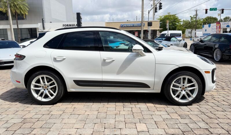 2022 Porsche Macan full