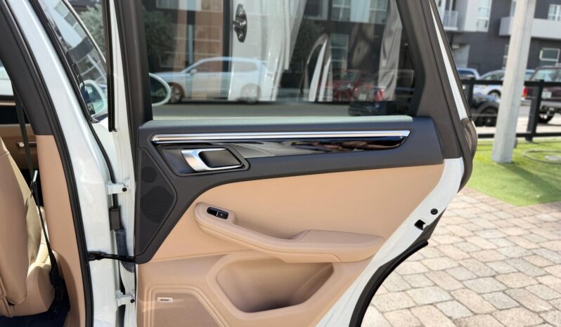 2022 Porsche Macan full