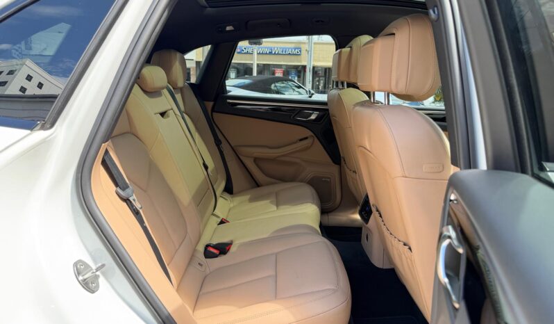 2022 Porsche Macan full