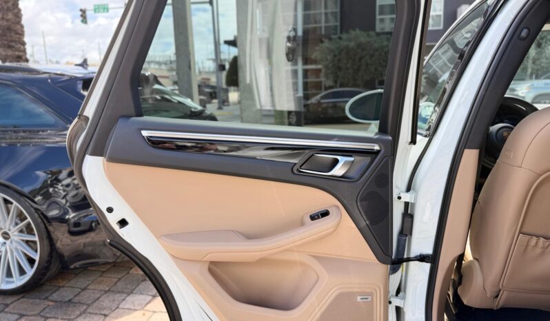 2022 Porsche Macan full