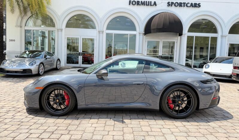 2026 Porsche 911 Carrera 4 GTS full