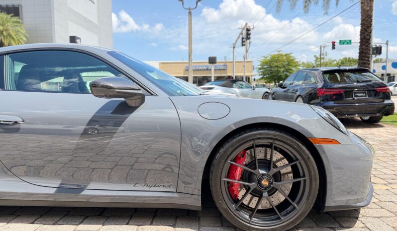 2026 Porsche 911 Carrera 4 GTS full