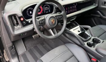 2025 Porsche Cayenne GTS full