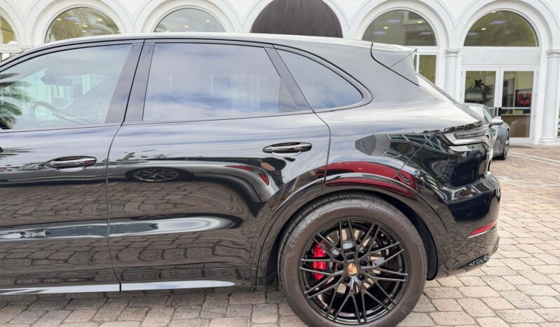 2025 Porsche Cayenne GTS full