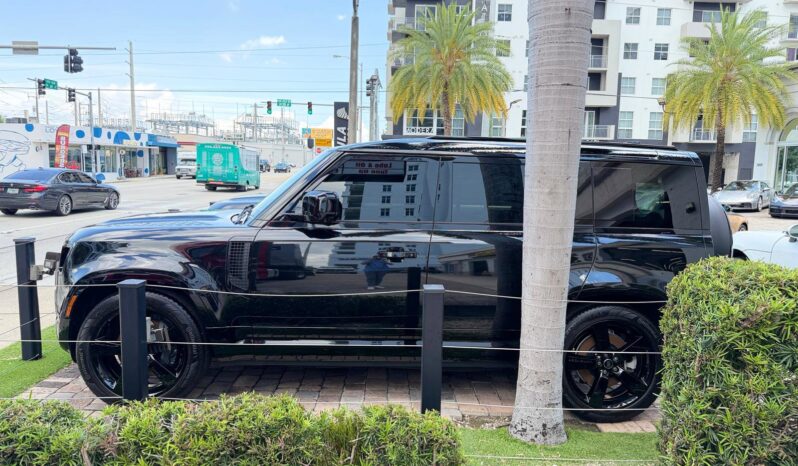 2025 Land Rover Defender X-Dynamic SE full