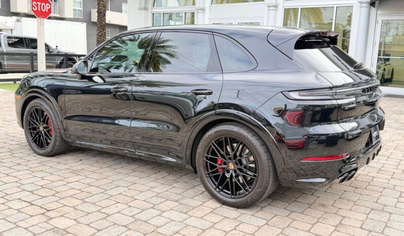 2025 Porsche Cayenne GTS full