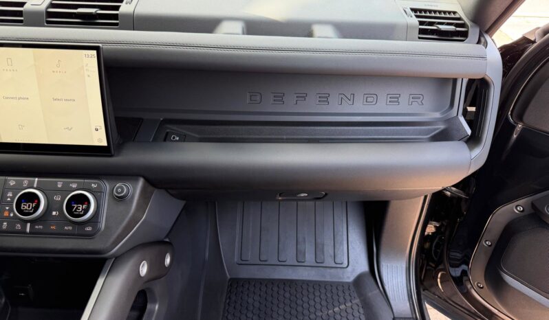 2025 Land Rover Defender X-Dynamic SE full