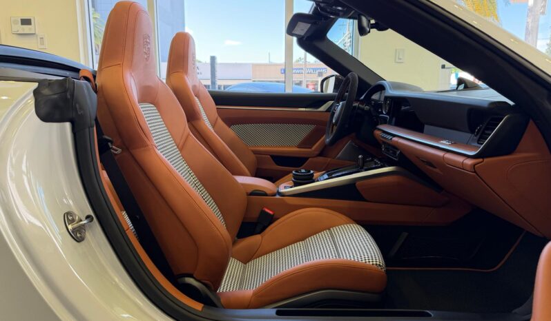 2025 Porsche 911 Turbo S Cabriolet full