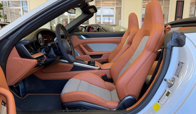 2025 Porsche 911 Turbo S Cabriolet full