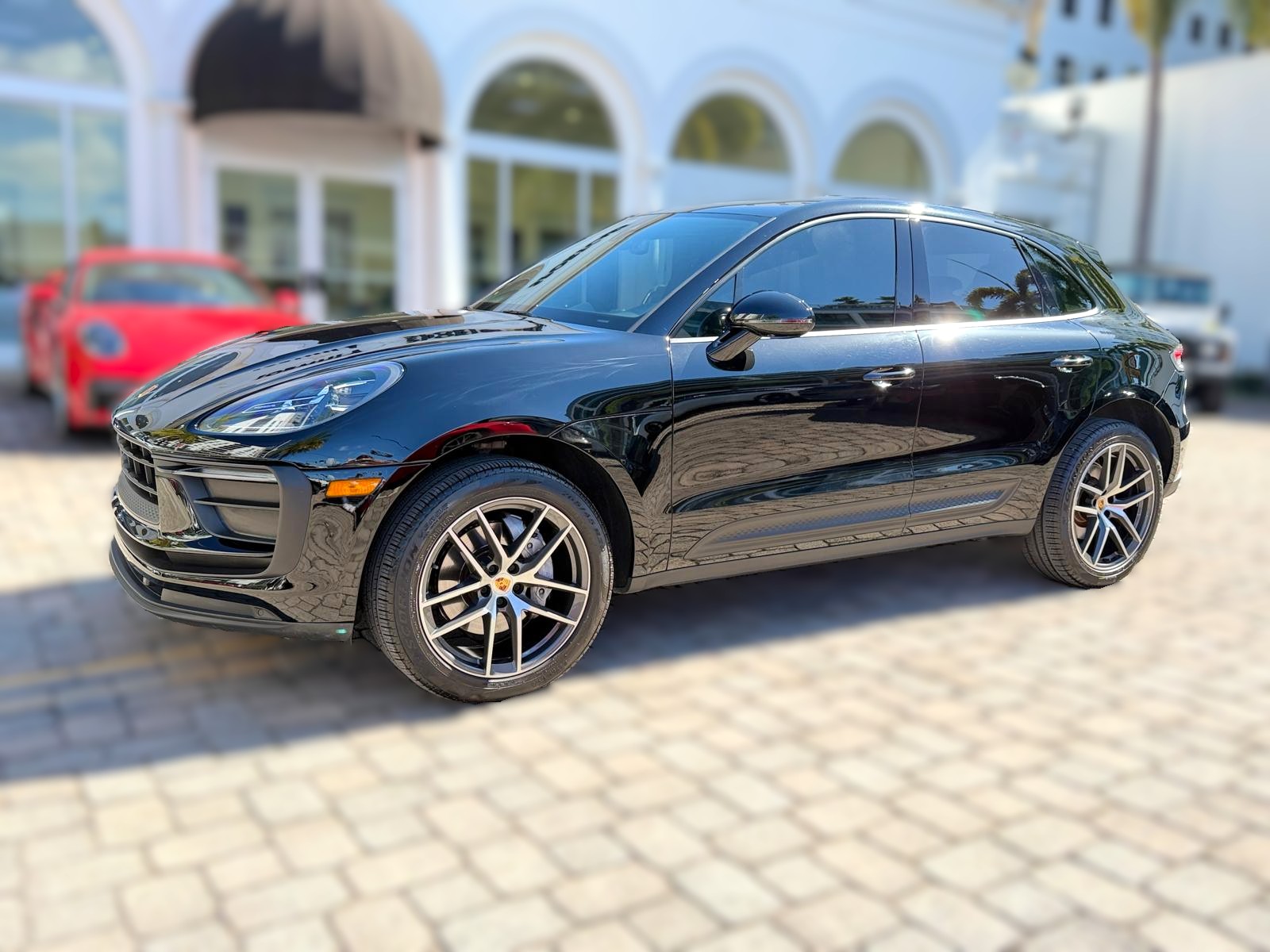 2022 Porsche Macan -'s photo