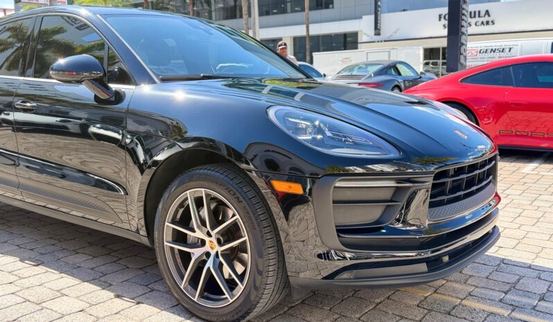 2022 Porsche Macan full