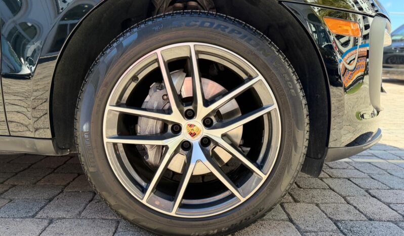 2022 Porsche Macan full