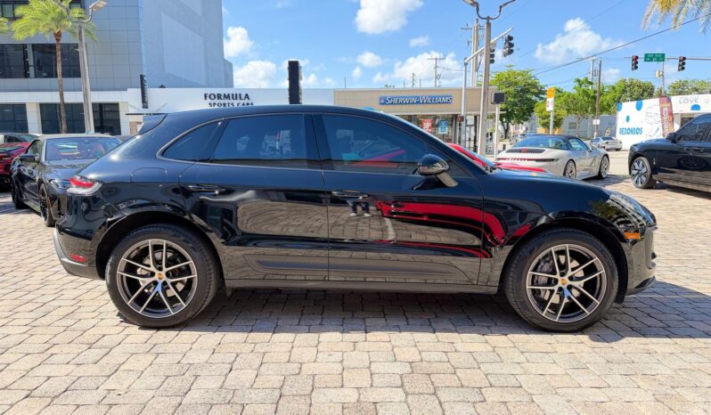 2022 Porsche Macan full