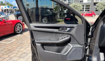 2022 Porsche Macan full