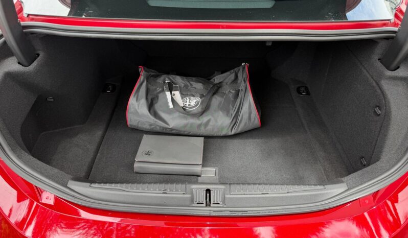 2017 Alfa Romeo Giulia Quadrifoglio full