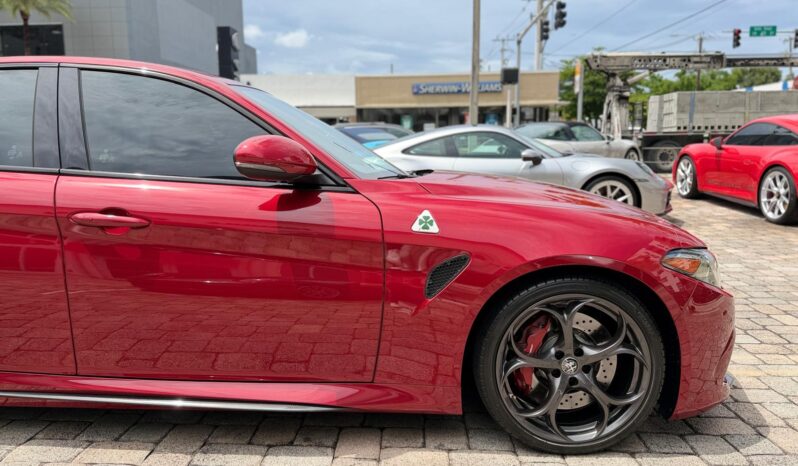 2017 Alfa Romeo Giulia Quadrifoglio full