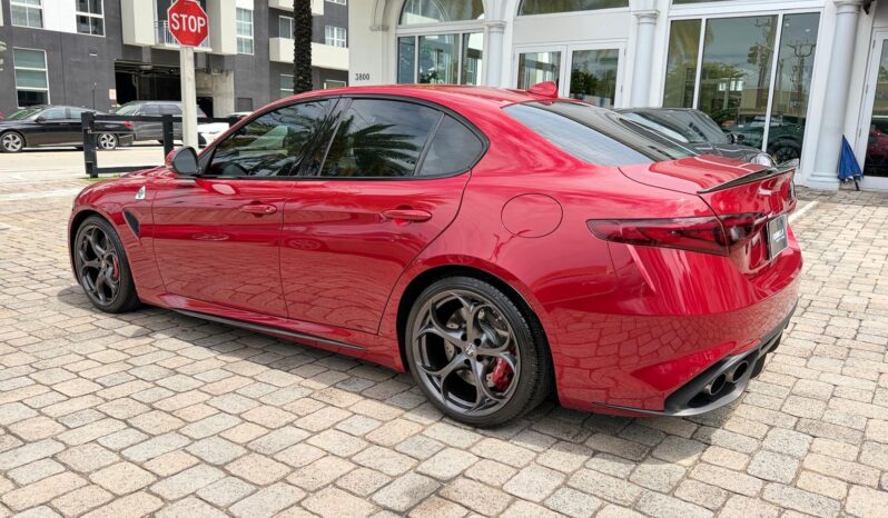 2017 Alfa Romeo Giulia Quadrifoglio full