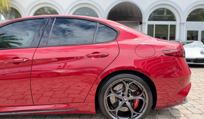 2017 Alfa Romeo Giulia Quadrifoglio full