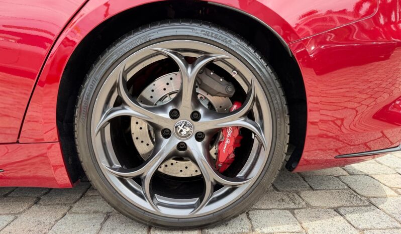 2017 Alfa Romeo Giulia Quadrifoglio full