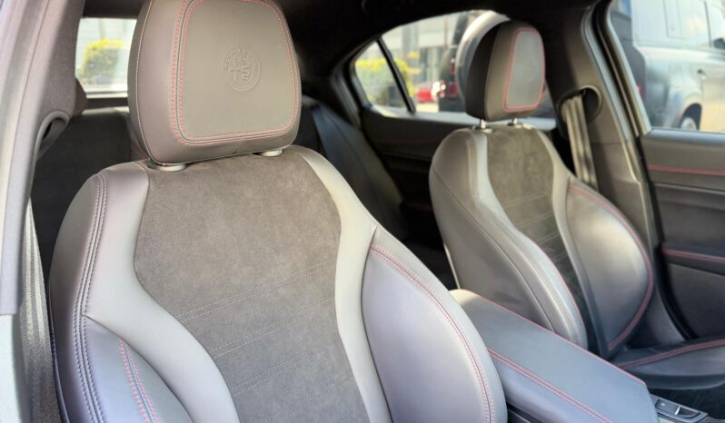 2017 Alfa Romeo Giulia Quadrifoglio full