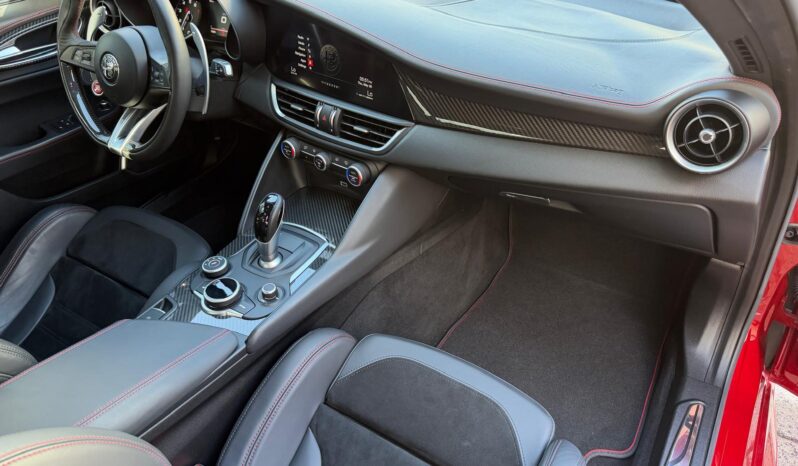 2017 Alfa Romeo Giulia Quadrifoglio full