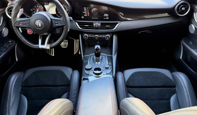 2017 Alfa Romeo Giulia Quadrifoglio full