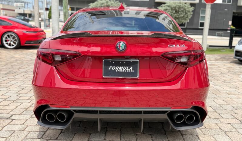 2017 Alfa Romeo Giulia Quadrifoglio full