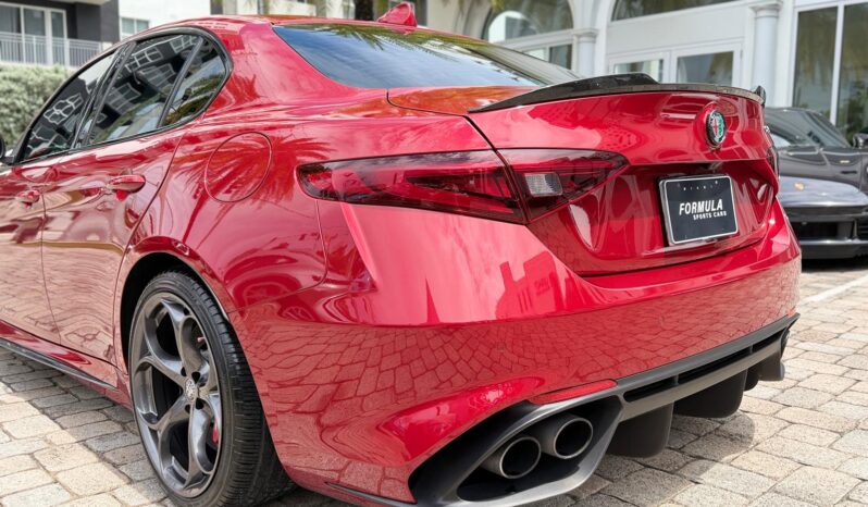 2017 Alfa Romeo Giulia Quadrifoglio full