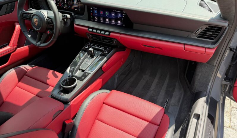 2026 Porsche 911 Carrera 4 GTS full