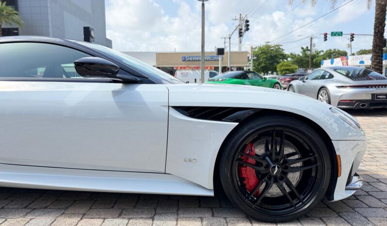 2020 Aston Martin DBS Superleggera full