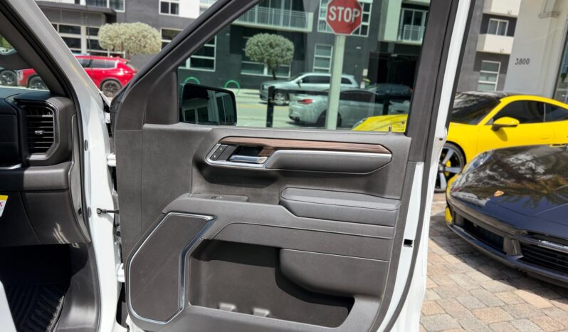 2025 Chevrolet Silverado 1500 RST RWD full